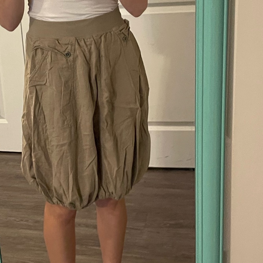 Hard tail beige bubble skirt